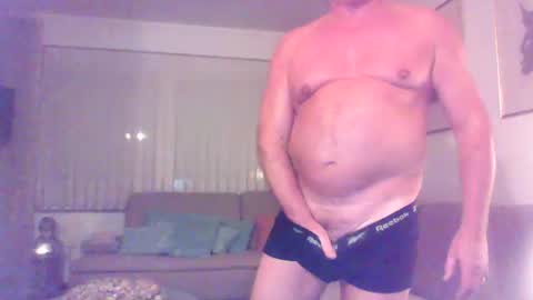 Phil online show from 10/22/25, 06:29