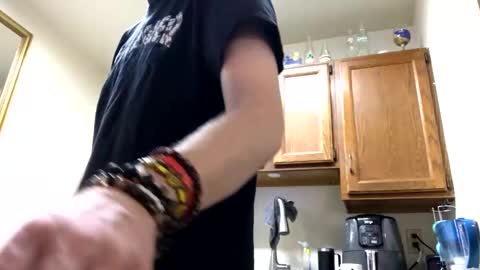 Phil online show from 01/04/25, 01:21