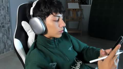 Phil.   INDEPENDENT MODEL online show from 03/03/25, 04:03