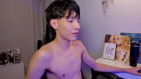 Phil.   INDEPENDENT MODEL online show from 03/21/26, 03:44