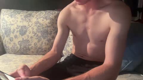 Snapshot of philipperyan18 chatting on 09/19/25, 02:13 Pitaylol online show from 09/19/25, 02:13