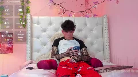 Snapshot of philippsx chatting on 02/14/26, 04:53 PHILLIP online show from 02/14/26, 04:53