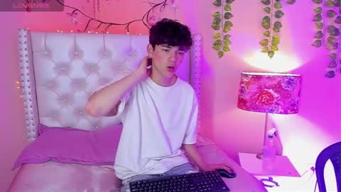 PHILLIP online show from 03/18/26, 07:22