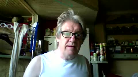 Snapshot of phillboys chatting on 04/25/26, 07:44 phillboys online show from 04/25/26, 07:44