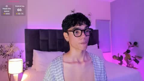 Phillip online show from 11/22/25, 10:42