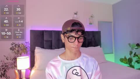 Phillip online show from 12/04/25, 10:18