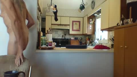 Snapshot of phillipa1023 chatting on 12/01/24, 04:29 phillipa online show from 12/01/24, 04:29