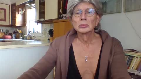 Snapshot of phillipa1023 chatting on 01/13/25, 06:59 phillipa online show from 01/13/25, 06:59