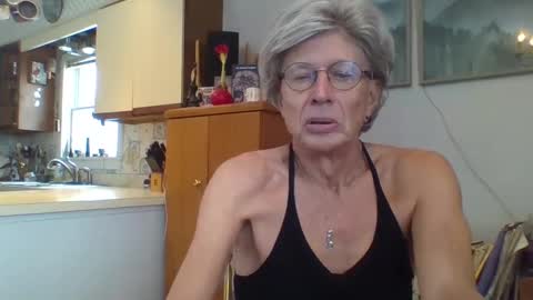 Snapshot of phillipa1023 chatting on 02/20/25, 03:41 phillipa online show from 02/20/25, 03:41