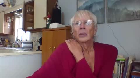 Snapshot of phillipa1023 chatting on 11/11/25, 04:51 phillipa online show from 11/11/25, 04:51