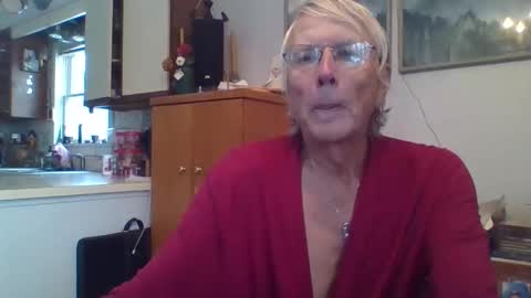 Snapshot of phillipa1023 chatting on 12/16/25, 02:22 phillipa online show from 12/16/25, 02:22