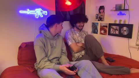 Snapshot of phillycouple1802 chatting on 11/13/25, 02:43 phillycouple1802 online show from 11/13/25, 02:43