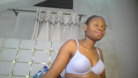 Snapshot of phoebe015 chatting on 02/23/26, 07:11 phoebe online show from 02/23/26, 07:11