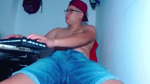 AdnierGnz online show from 12/04/25, 11:30