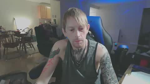 Snapshot of phrostdd chatting on 12/18/24, 04:53 FrankenDaddy online show from 12/18/24, 04:53