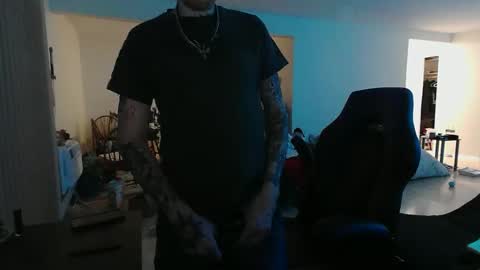 Snapshot of phrostdd chatting on 11/26/25, 01:06 FrankenDaddy online show from 11/26/25, 01:06