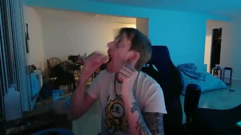 Snapshot of phrostdd chatting on 11/30/25, 01:31 FrankenDaddy online show from 11/30/25, 01:31