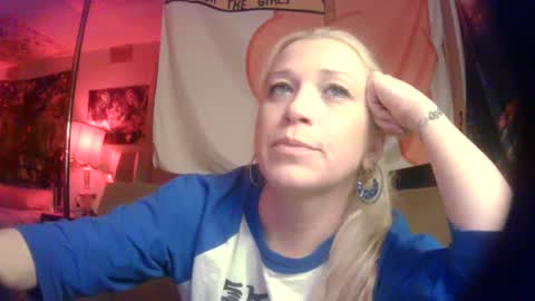 Snapshot of phulaen chatting on 02/19/25, 08:12 Phulaen online show from 02/19/25, 08:12