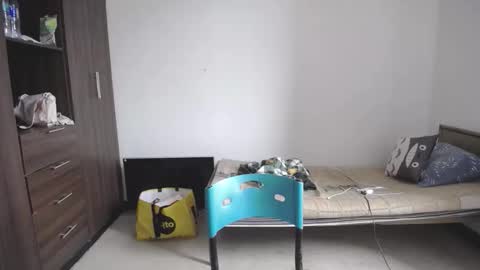 izzy online show from 04/08/26, 07:14