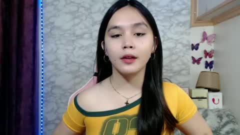 Snapshot of pia_intownx chatting on 07/05/26, 10:28 Ms Pia online show from 07/05/26, 10:28