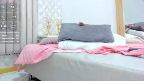 Snapshot of pia_johnson_ chatting on 02/25/25, 02:33    online show from 02/25/25, 02:33