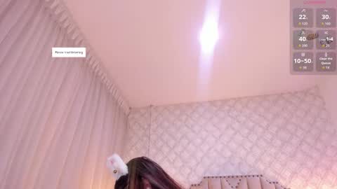 Snapshot of pia_johnson_ chatting on 09/15/25, 11:43    online show from 09/15/25, 11:43