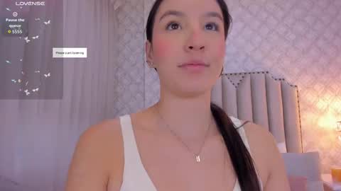 Snapshot of pia_johnson_ chatting on 10/07/25, 11:18    online show from 10/07/25, 11:18