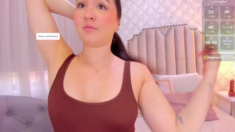 Snapshot of pia_johnson_ chatting on 10/14/25, 11:33    online show from 10/14/25, 11:33