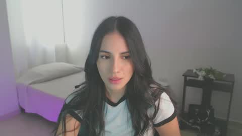Snapshot of pia_ranses chatting on 12/15/25, 09:41 Pia online show from 12/15/25, 09:41