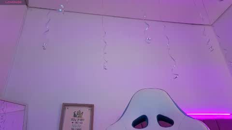 Snapshot of pia_stone1 chatting on 11/08/25, 08:51 Liz online show from 11/08/25, 08:51