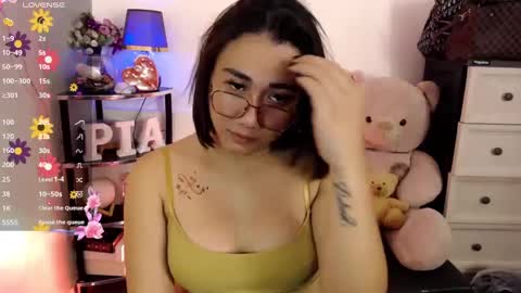 Pia online show from 01/31/25, 04:17