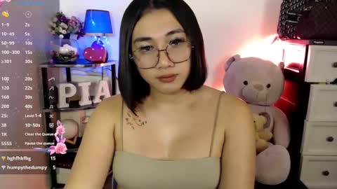 Pia online show from 02/07/25, 02:04