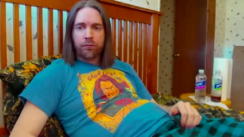 Snapshot of pianoman423 chatting on 12/22/24, 05:21 Jay online show from 12/22/24, 05:21