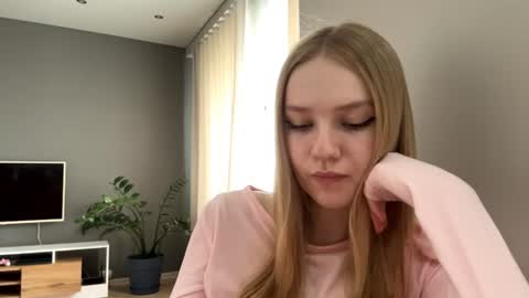 Kristie online show from 06/12/26, 11:14