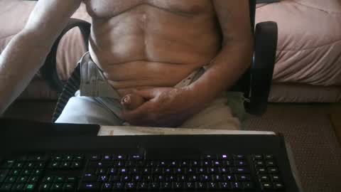Snapshot of piavola chatting on 06/22/26, 01:41 piavola online show from 06/22/26, 01:41