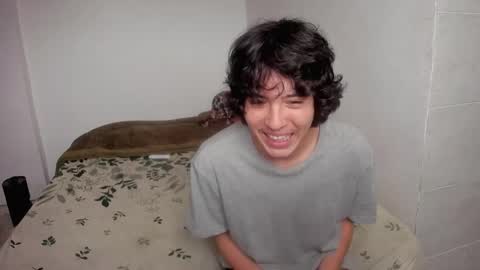 picaszomilos350 online show from 11/18/25, 12:09