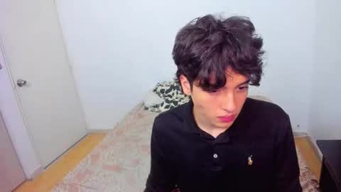 picaszomilos350 online show from 03/11/26, 07:36