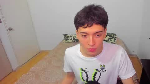 picaszomilos350 online show from 03/16/26, 03:01