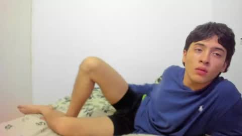 picaszomilos350 online show from 04/18/26, 08:40