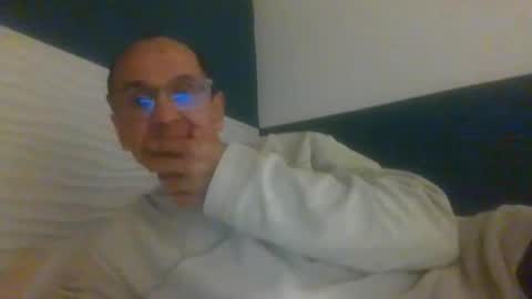 Snapshot of pichoun71 chatting on 01/06/25, 05:06 pichoun71 online show from 01/06/25, 05:06