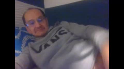 Snapshot of pichoun71 chatting on 02/17/25, 06:26 pichoun71 online show from 02/17/25, 06:26