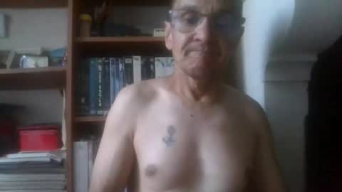 Snapshot of pichoun71 chatting on 07/15/26, 07:57 pichoun71 online show from 07/15/26, 07:57