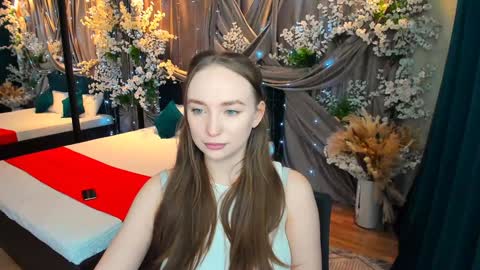 Snapshot of pieceofinspiration chatting on 02/04/25, 10:21 Emelie online show from 02/04/25, 10:21