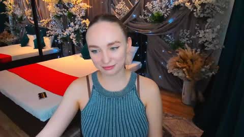 Snapshot of pieceofinspiration chatting on 02/08/25, 01:22 Emelie online show from 02/08/25, 01:22