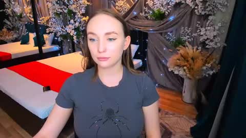 Snapshot of pieceofinspiration chatting on 02/11/25, 04:35 Emelie online show from 02/11/25, 04:35