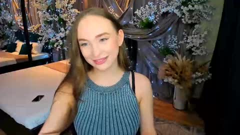 Snapshot of pieceofinspiration chatting on 03/07/25, 04:11 Emelie online show from 03/07/25, 04:11