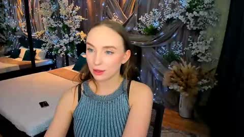 Snapshot of pieceofinspiration chatting on 03/07/25, 10:32 Emelie online show from 03/07/25, 10:32