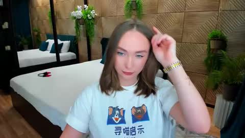 Snapshot of pieceofinspiration chatting on 09/28/25, 07:41 Emelie online show from 09/28/25, 07:41