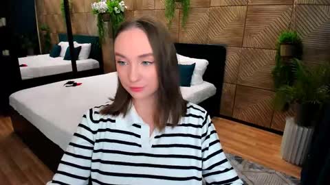 Snapshot of pieceofinspiration chatting on 10/02/25, 10:22 Emelie online show from 10/02/25, 10:22