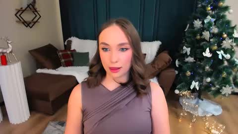 Snapshot of pieceofinspiration chatting on 12/13/25, 08:04 Emelie online show from 12/13/25, 08:04